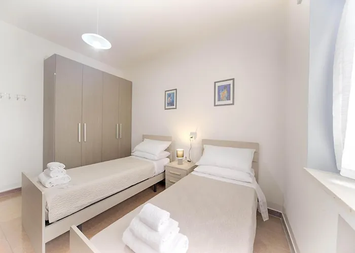Helichrysum Hospitality 85Mq Relax Nel Centro Di Olbia *